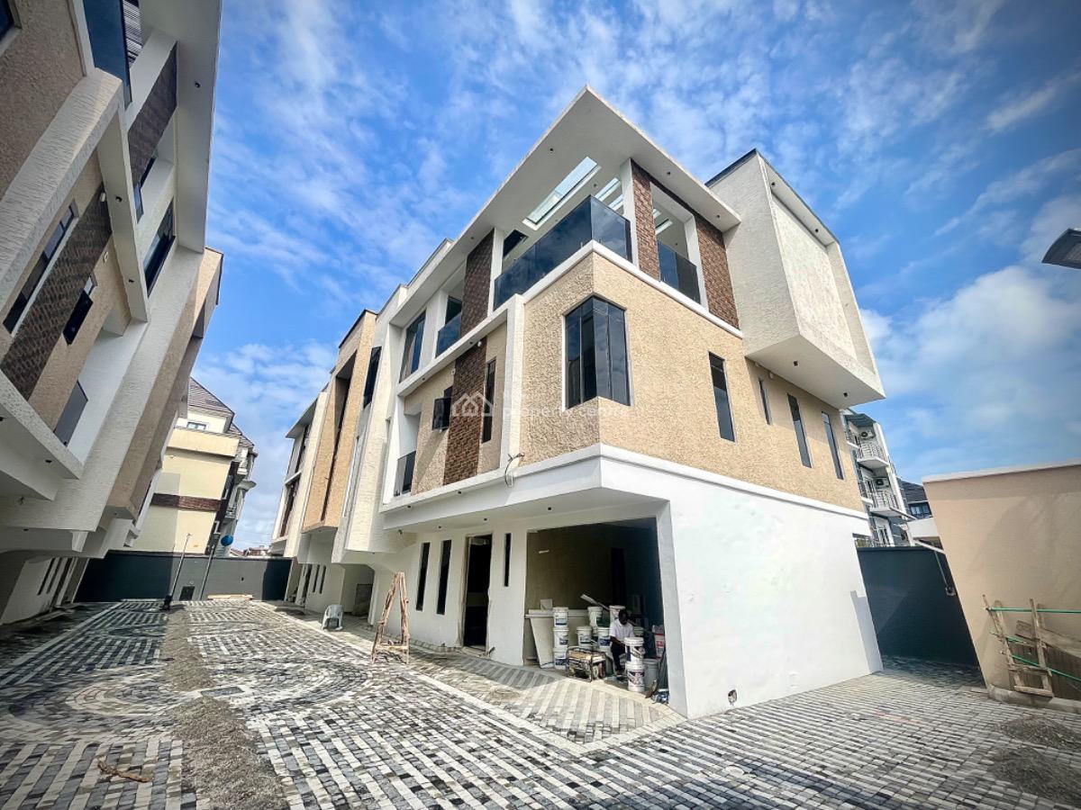 Brand New 4bedrooms +1bq Pent House Unit Located at Lekki Phase 1, Lekki Phase 1, Lekki, Lagos, Flat / Apartment for Sale