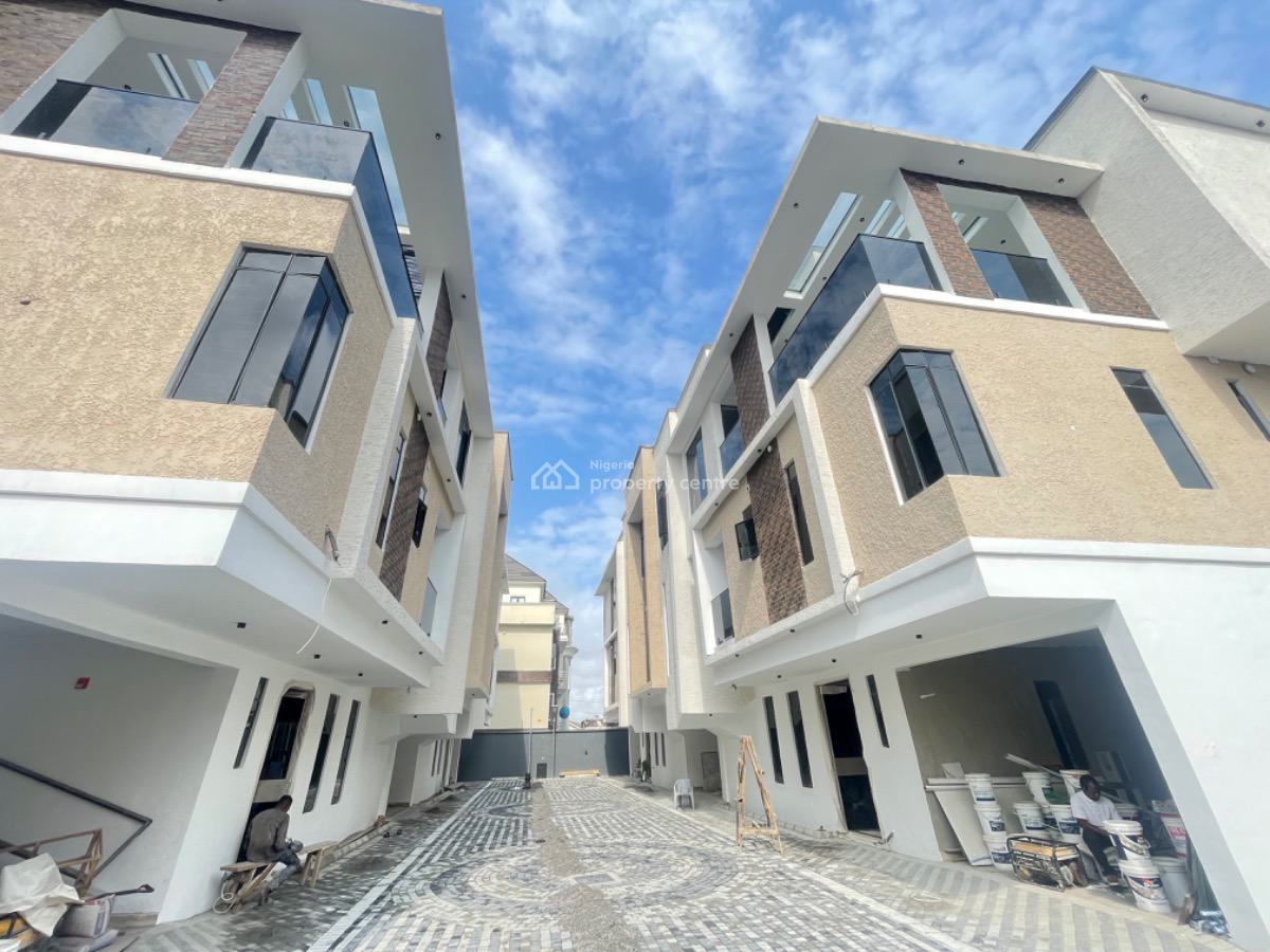 Brand New 4bedrooms +1bq Pent House Unit Located at Lekki Phase 1, Lekki Phase 1, Lekki, Lagos, Flat / Apartment for Sale