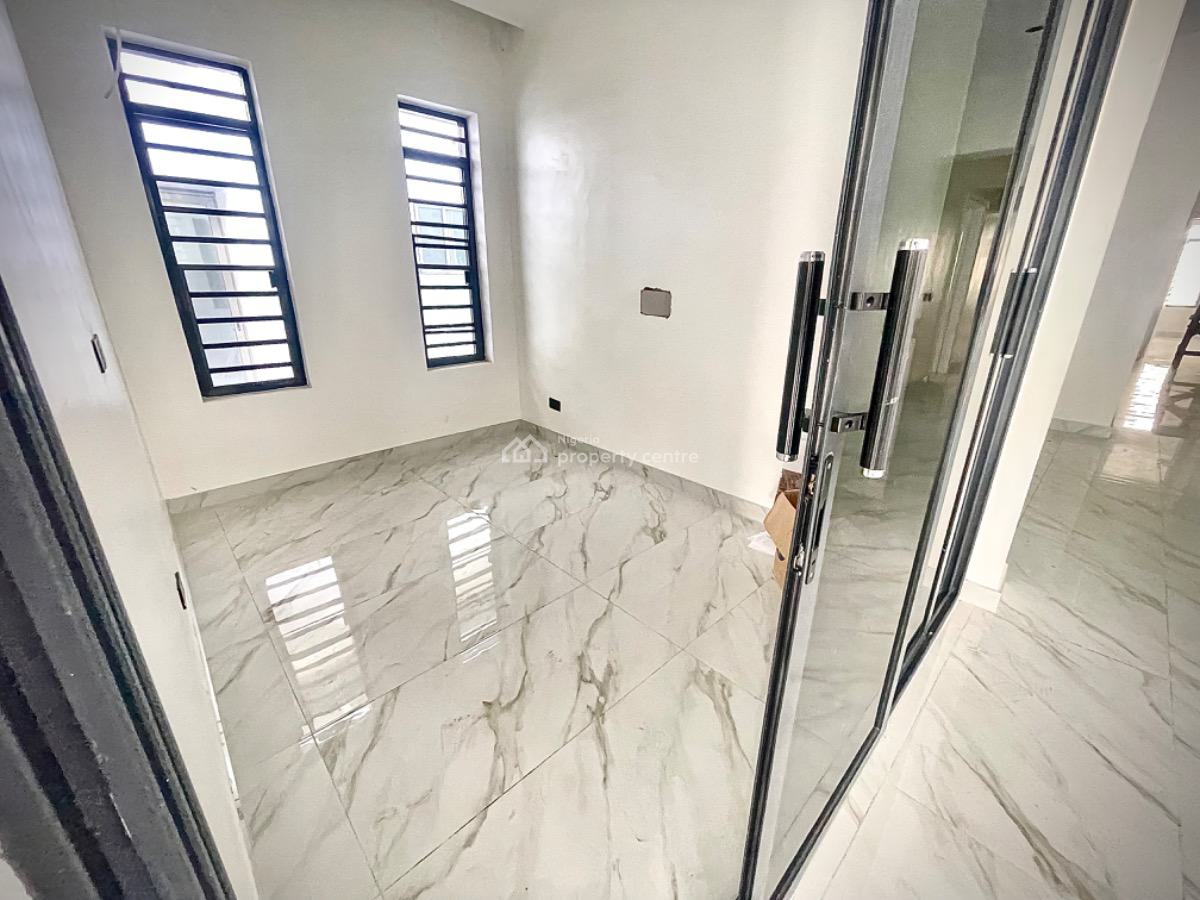 Brand New 4bedrooms +1bq Pent House Unit Located at Lekki Phase 1, Lekki Phase 1, Lekki, Lagos, Flat / Apartment for Sale