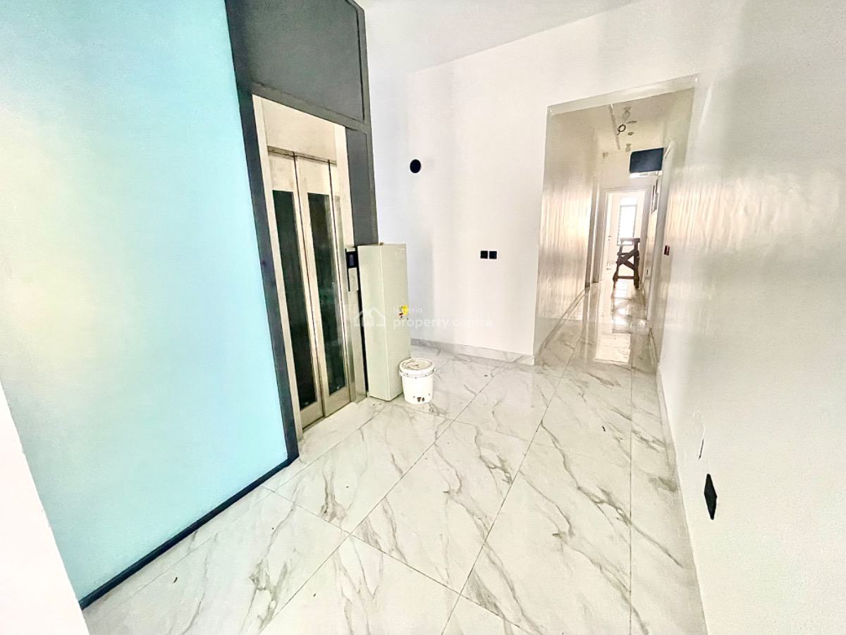 Brand New 4bedrooms +1bq Pent House Unit Located at Lekki Phase 1, Lekki Phase 1, Lekki, Lagos, Flat / Apartment for Sale
