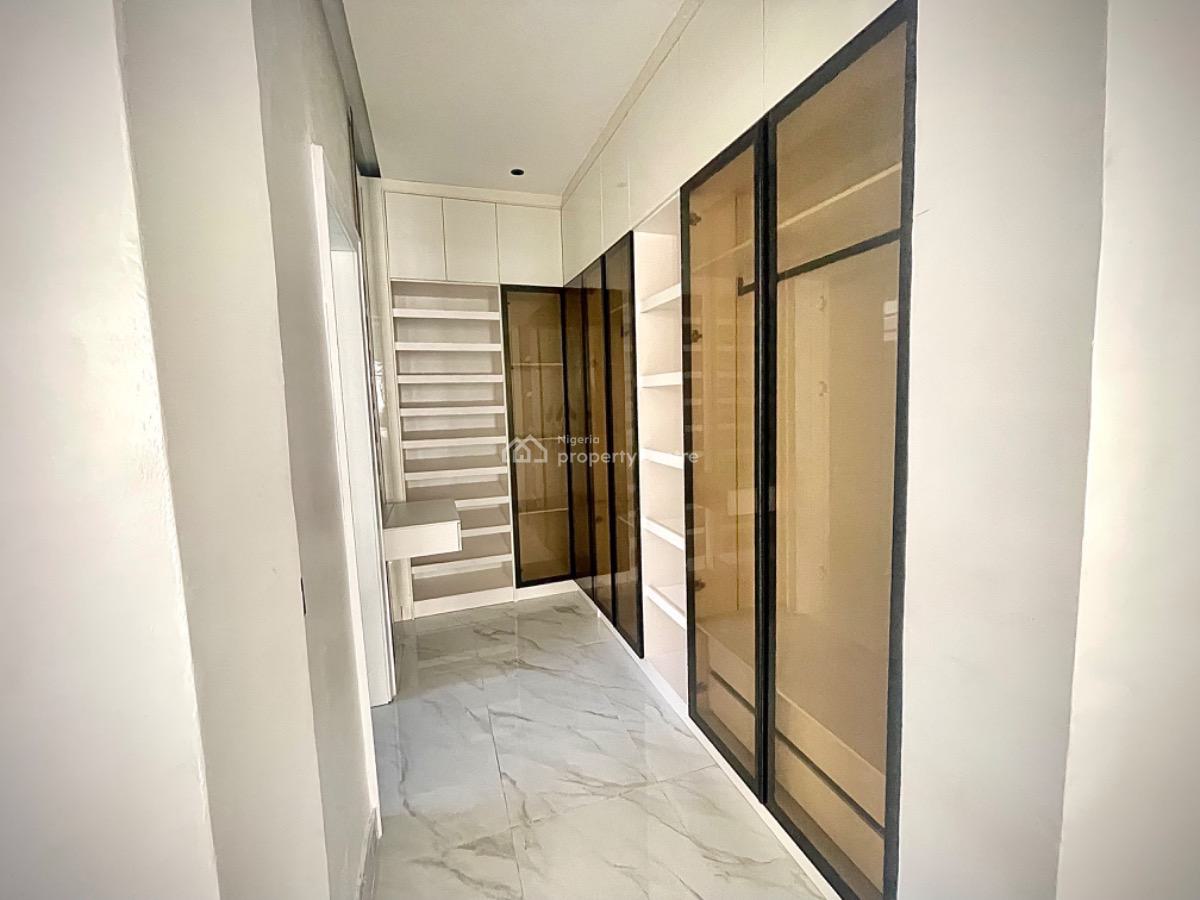 Brand New 4bedrooms +1bq Pent House Unit Located at Lekki Phase 1, Lekki Phase 1, Lekki, Lagos, Flat / Apartment for Sale