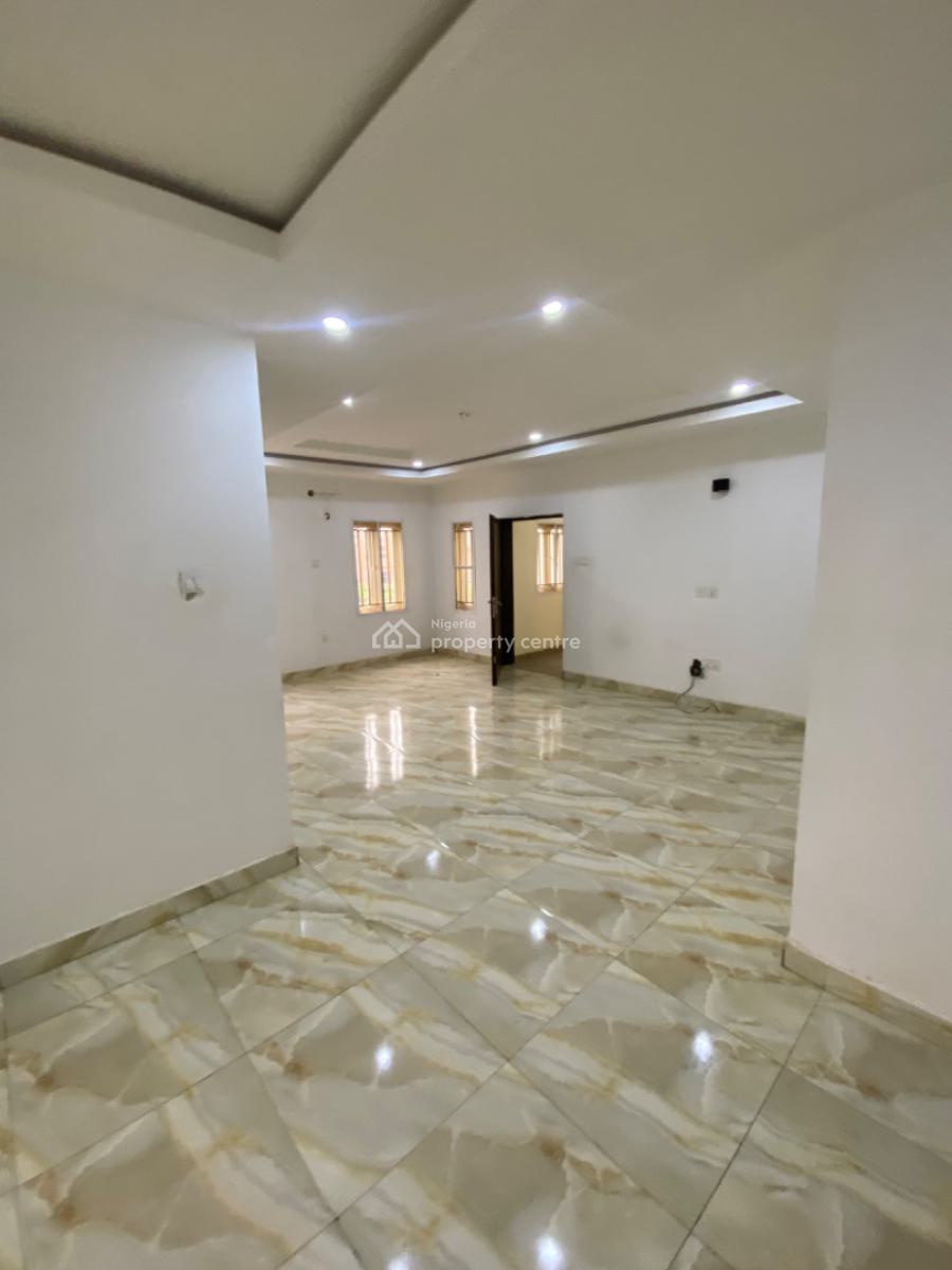 Clean 3 Bedroom Flat , 1st Floor, Pay & Packin, By Mobil, Mabushi, Abuja, Flat / Apartment for Rent