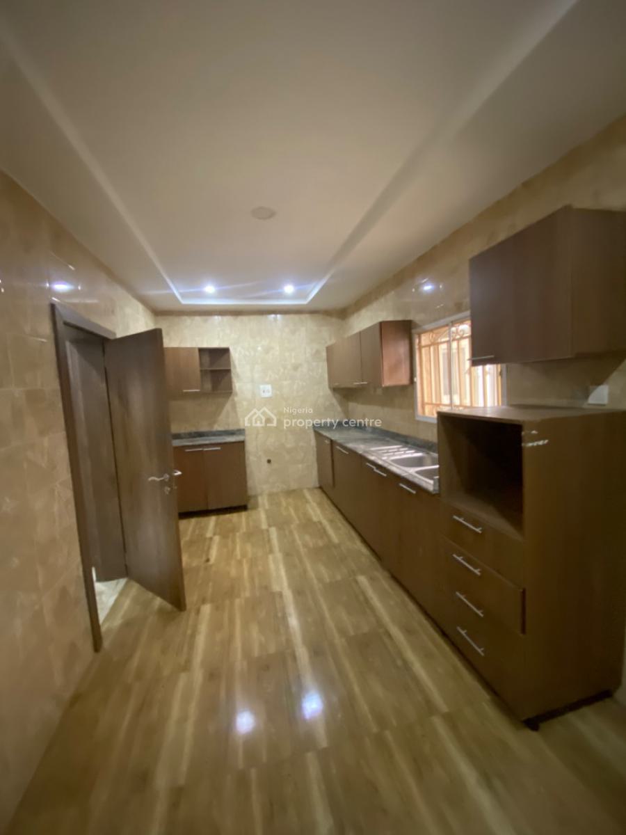 Clean 3 Bedroom Flat , 1st Floor, Pay & Packin, By Mobil, Mabushi, Abuja, Flat / Apartment for Rent
