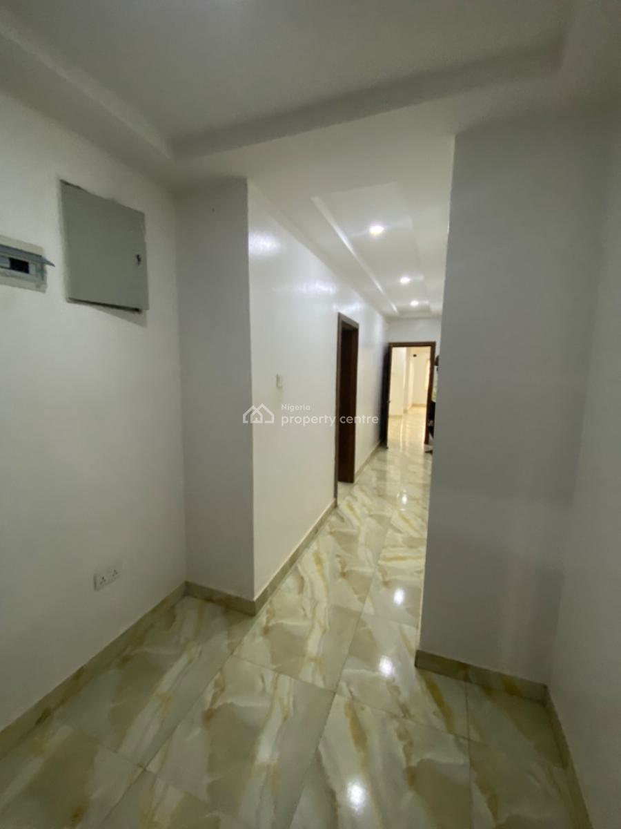 Clean 3 Bedroom Flat , 1st Floor, Pay & Packin, By Mobil, Mabushi, Abuja, Flat / Apartment for Rent