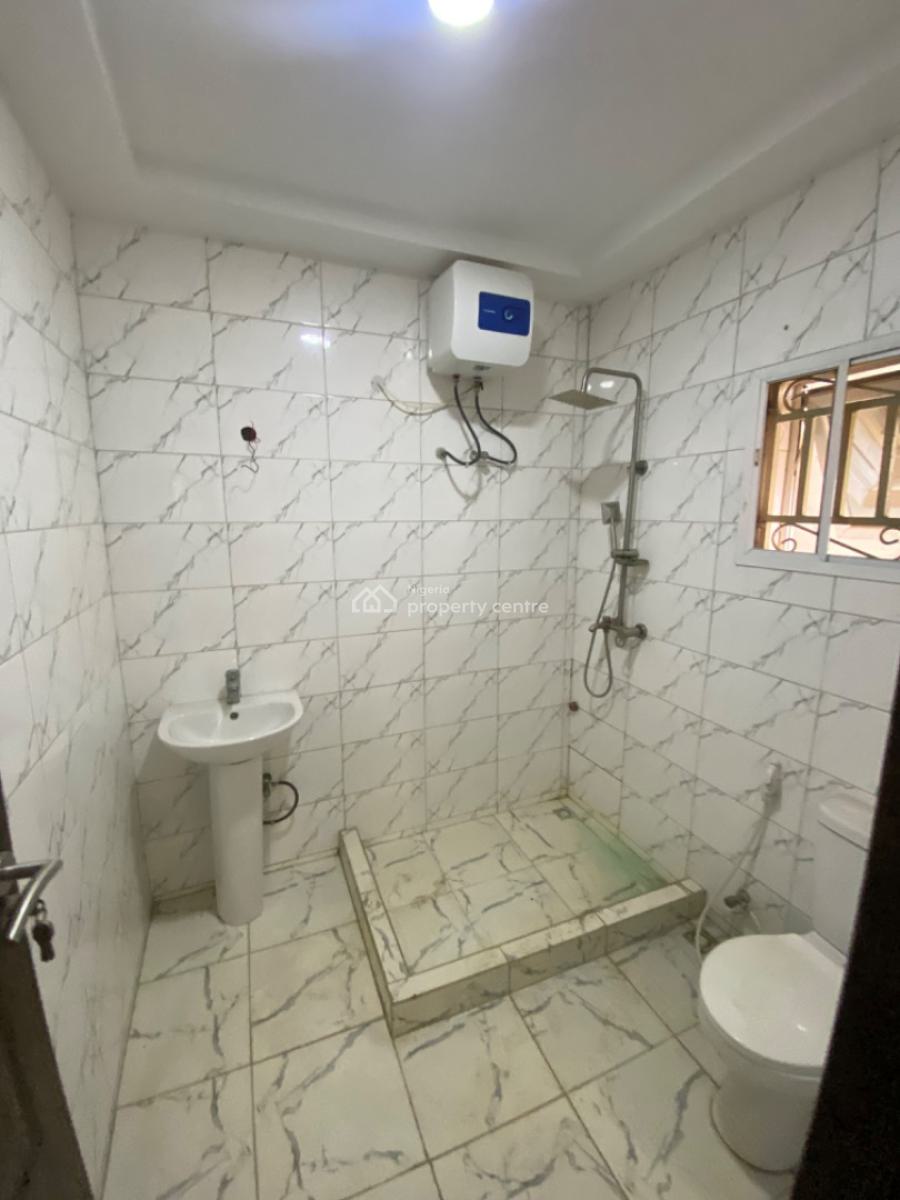 Clean 3 Bedroom Flat , 1st Floor, Pay & Packin, By Mobil, Mabushi, Abuja, Flat / Apartment for Rent