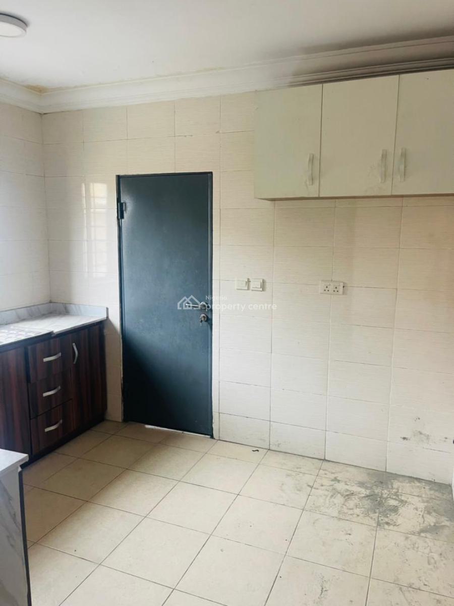 Massively Spacious 3 Bedroom Flat on a Ground Floor, Osapa London, Osapa, Lekki, Lagos, Flat / Apartment for Rent