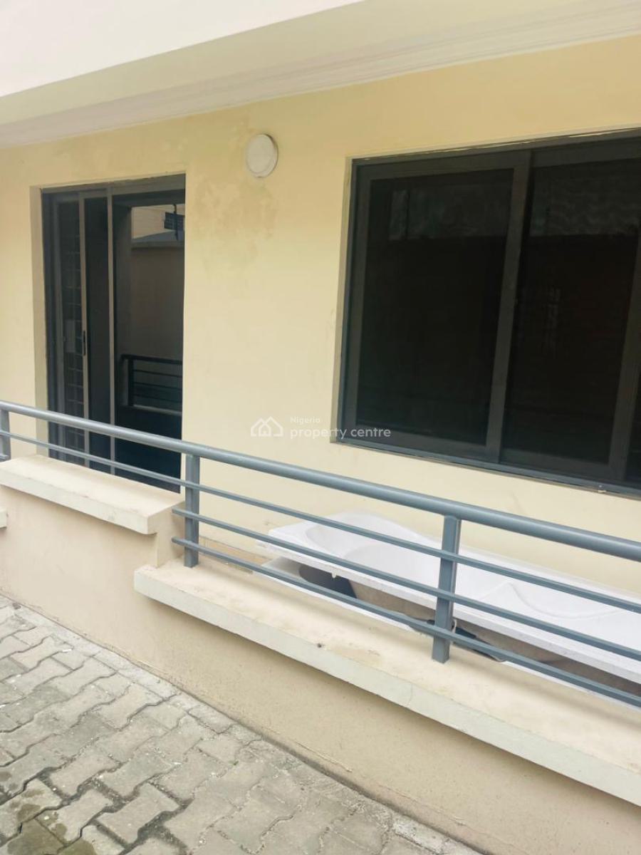 Massively Spacious 3 Bedroom Flat on a Ground Floor, Osapa London, Osapa, Lekki, Lagos, Flat / Apartment for Rent