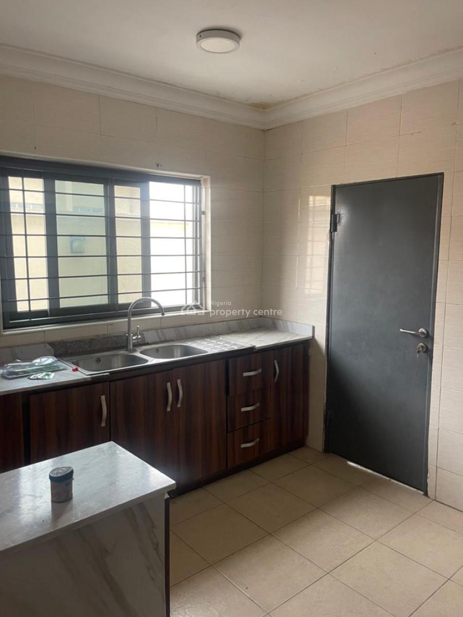 Massively Spacious 3 Bedroom Flat on a Ground Floor, Osapa London, Osapa, Lekki, Lagos, Flat / Apartment for Rent