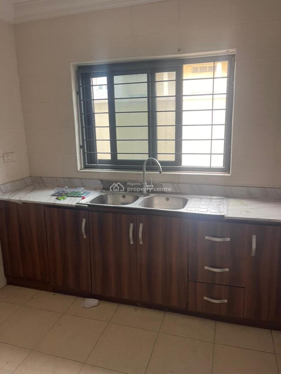 Massively Spacious 3 Bedroom Flat on a Ground Floor, Osapa London, Osapa, Lekki, Lagos, Flat / Apartment for Rent
