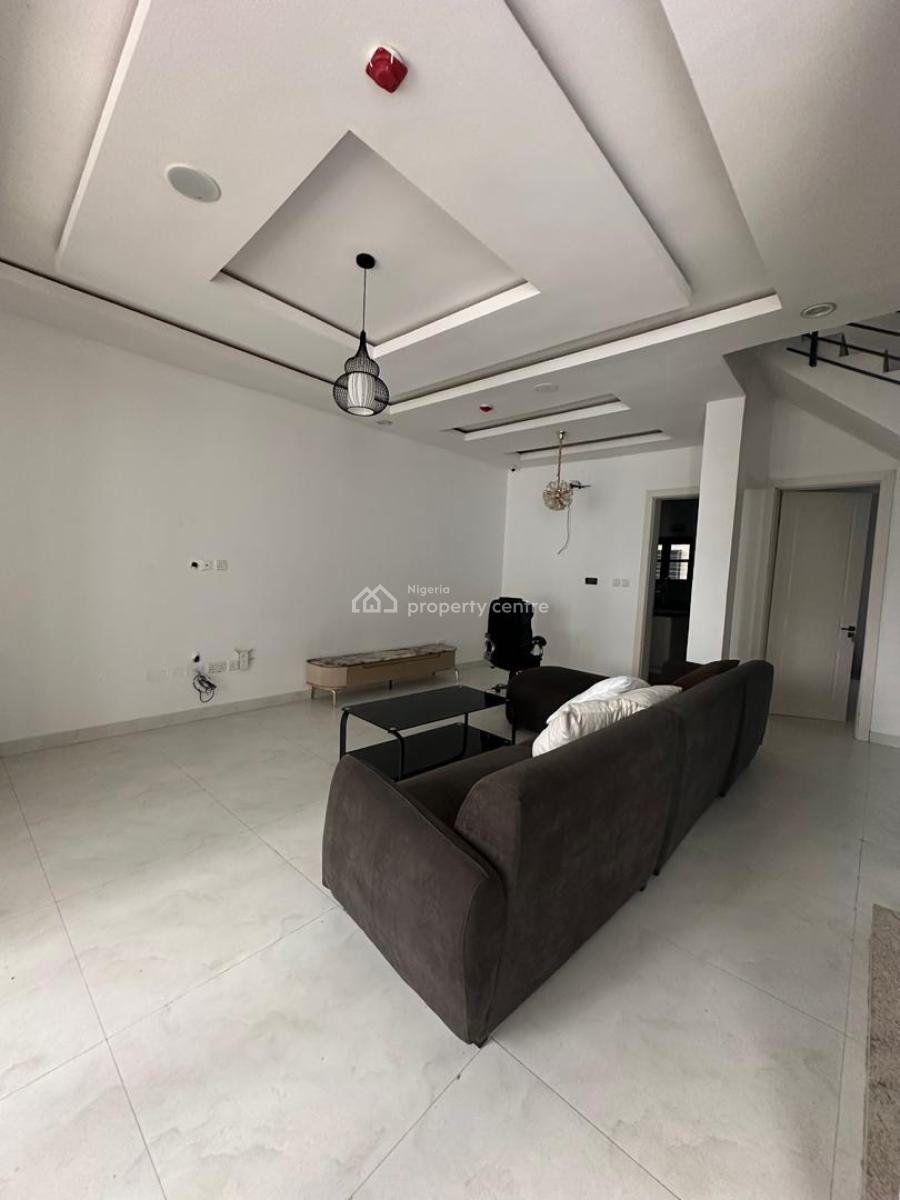 Fully Serviced 4 Bedroom, Lekki Phase 1, Lekki, Lagos, Flat / Apartment for Rent