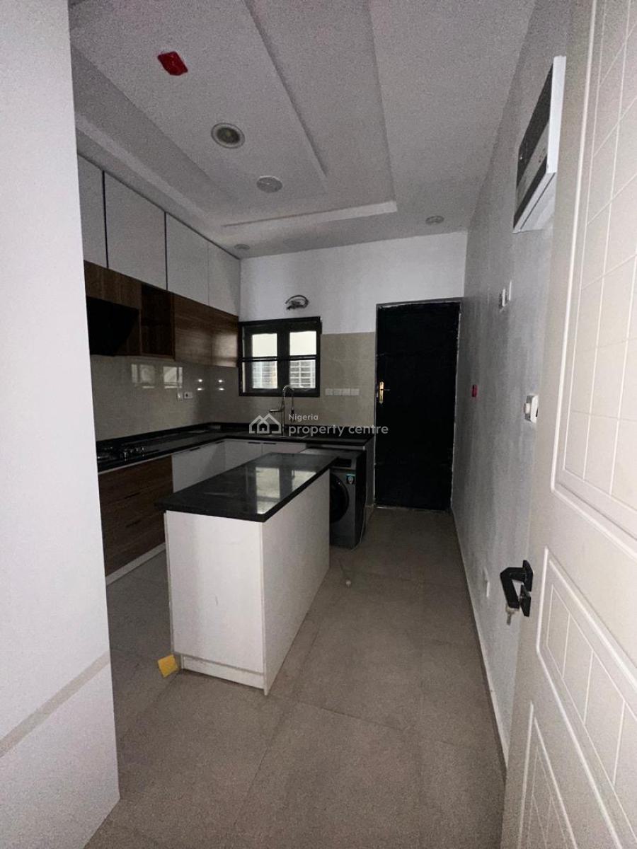 Fully Serviced 4 Bedroom, Lekki Phase 1, Lekki, Lagos, Flat / Apartment for Rent
