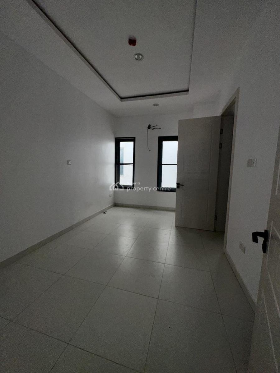 Fully Serviced 4 Bedroom, Lekki Phase 1, Lekki, Lagos, Flat / Apartment for Rent