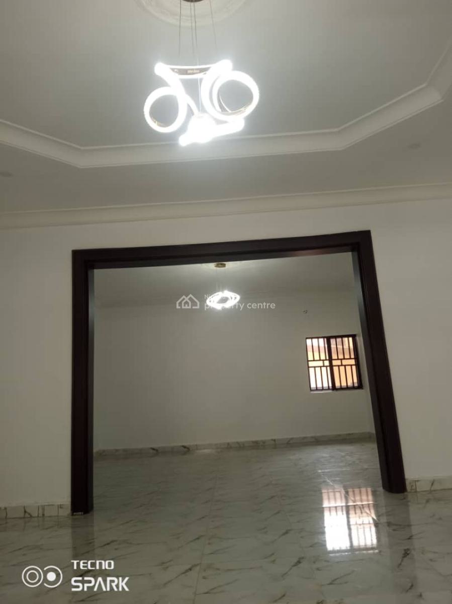 Excellent Spacious 3 Bedroom Apartment, Area 11, Garki, Abuja, Flat / Apartment for Rent