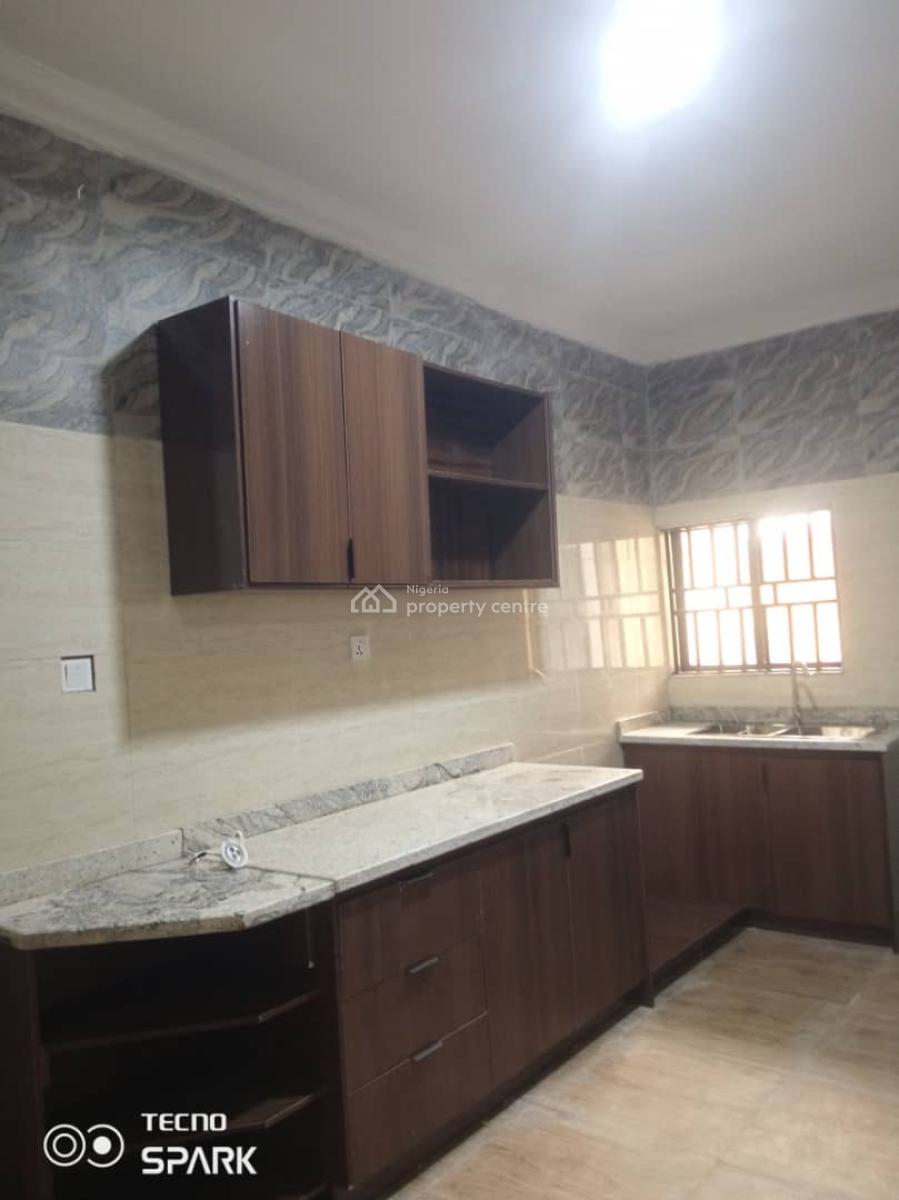 Excellent Spacious 3 Bedroom Apartment, Area 11, Garki, Abuja, Flat / Apartment for Rent