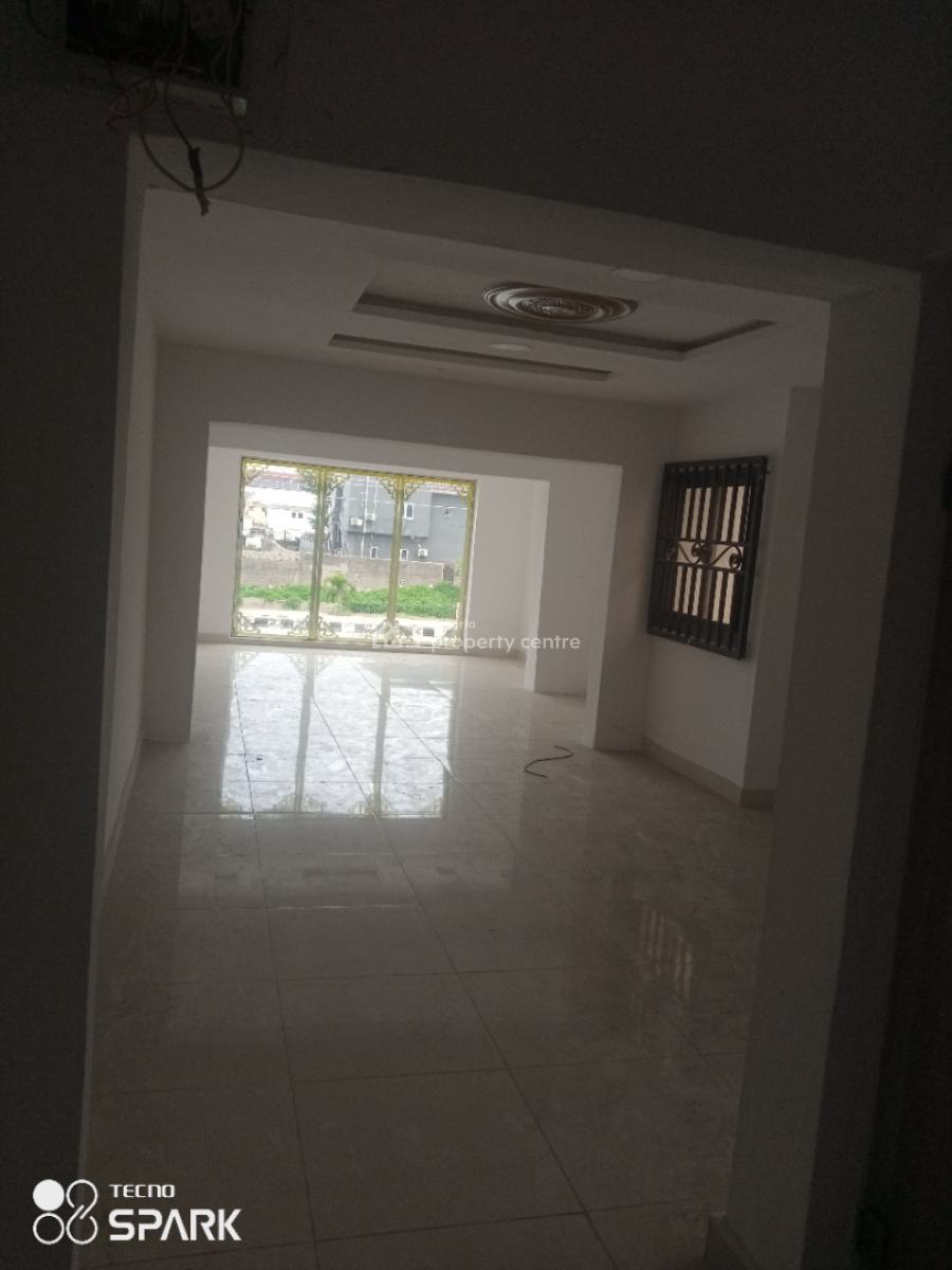 Open Plan Shop/office Space Directly Facing The Road, Off Admiralty, Lekki Phase 1, Lekki, Lagos, Office Space for Rent