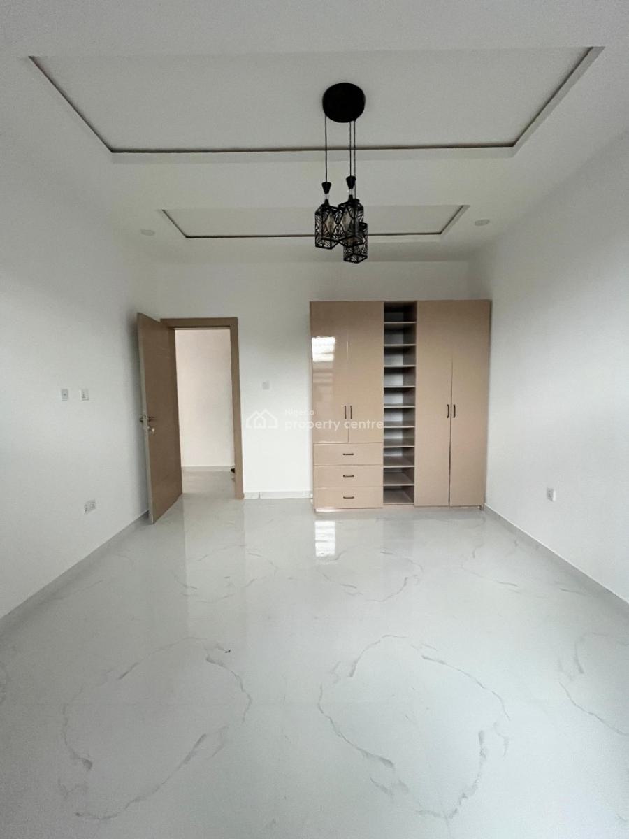 Fully Finished 3 Bedroom in Omole Phase 1 with C of O in Ikeja Gra, Omole Phase 1, Ikeja Gra, Ikeja, Lagos, Block of Flats for Sale