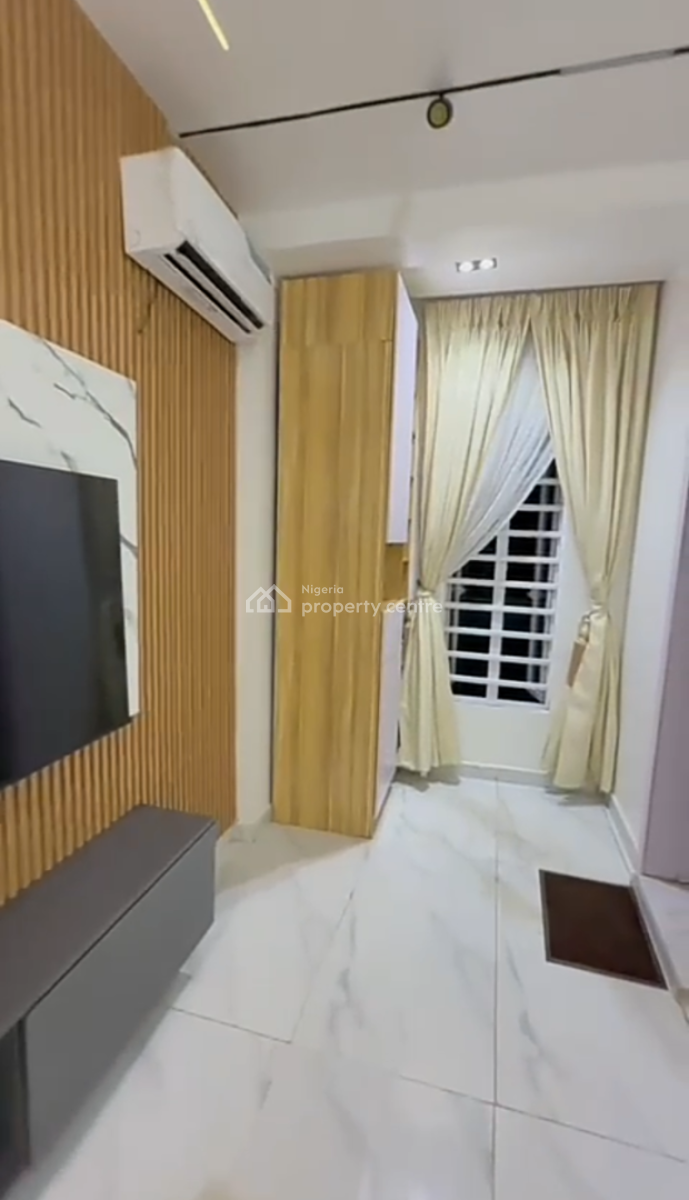 Luxury and Spacious 2 Bedroom Apartment with Pool and Elevators, Lekki Phase 1, Lekki, Lagos, Flat / Apartment for Rent