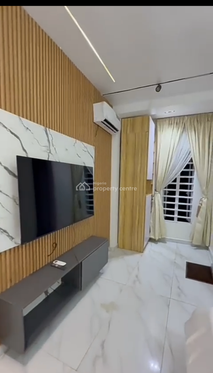Luxury and Spacious 2 Bedroom Apartment with Pool and Elevators, Lekki Phase 1, Lekki, Lagos, Flat / Apartment for Rent