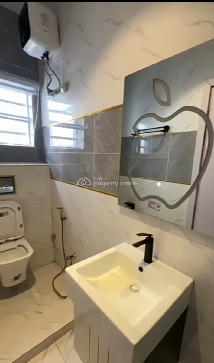 Luxury and Spacious 2 Bedroom Apartment with Pool and Elevators, Lekki Phase 1, Lekki, Lagos, Flat / Apartment for Rent