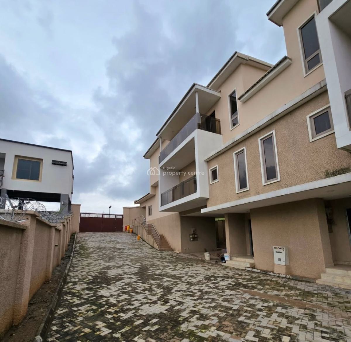4 Bedroom Terrace Duplex with Bq, Guzape District, Abuja, Terraced Duplex for Sale