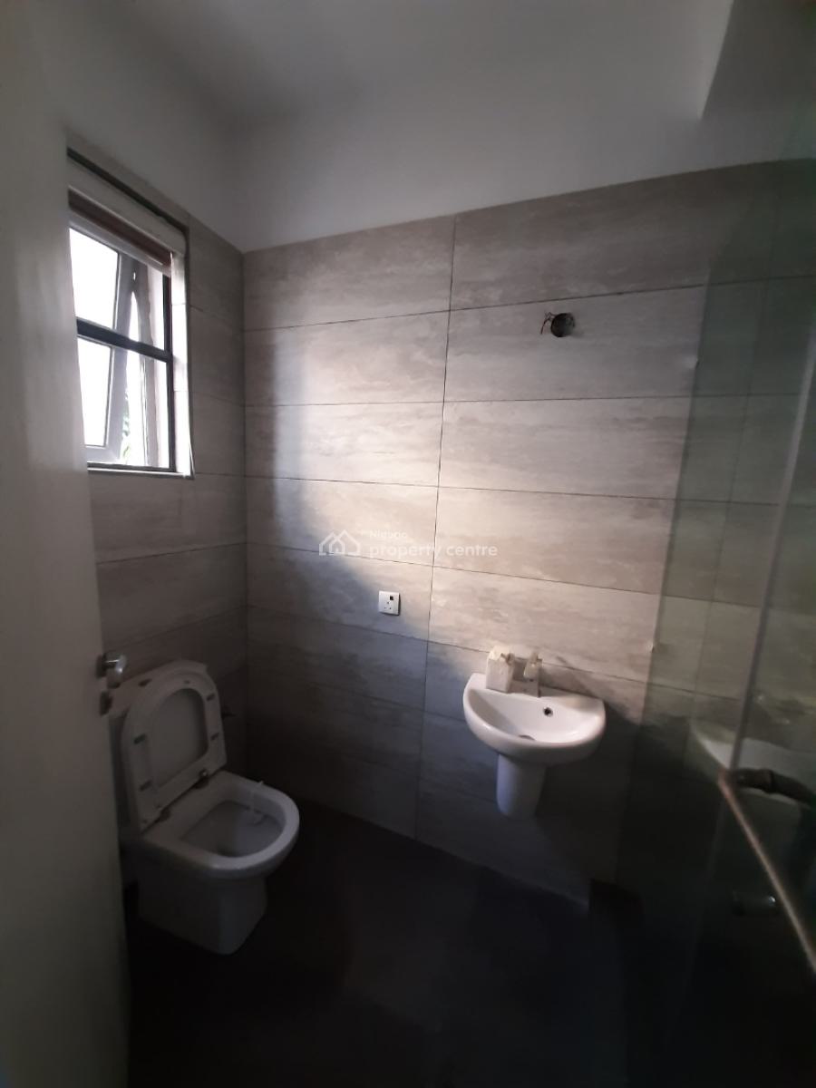 Serviced 3 Bedroom En-suite Flat with Fitted Kitchen, Cooker, Heat Ext, Oniru, Victoria Island (vi), Lagos, Flat / Apartment for Rent