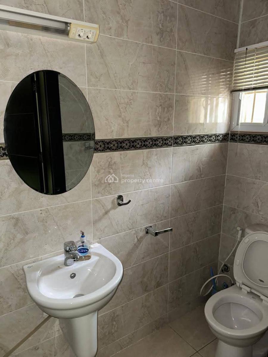 2 Bedroom Flat, Old Bodija, Ibadan, Oyo, Block of Flats for Sale