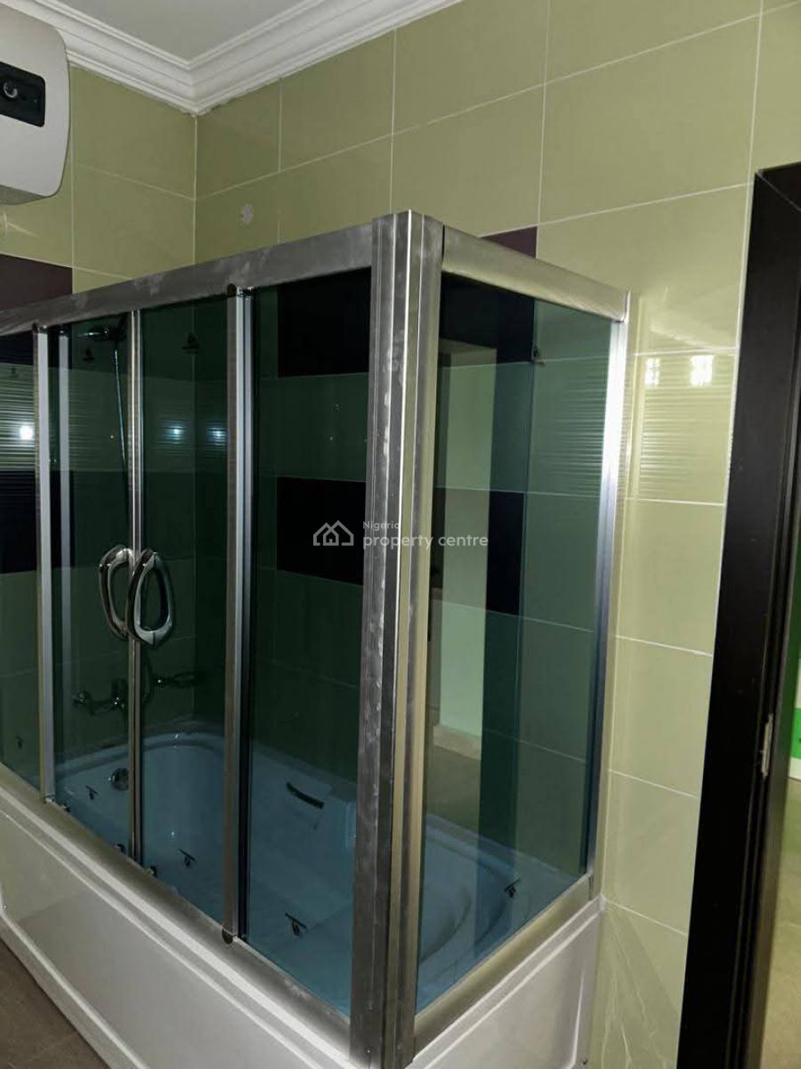 2 Bedroom Flat, Old Bodija, Ibadan, Oyo, Block of Flats for Sale