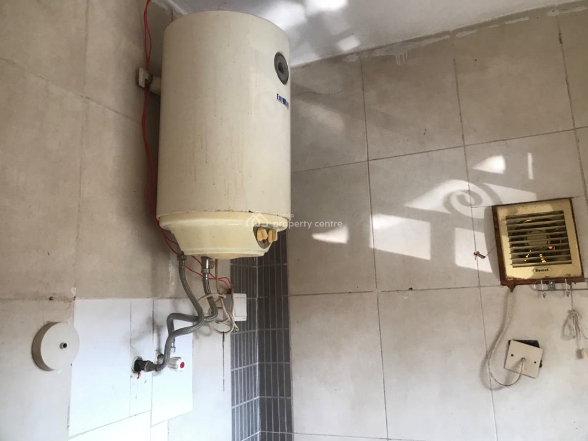 Old 4 Bedroom Detached Duplex with Bq, Zone 5, Wuse 2, Abuja, Detached Duplex for Sale
