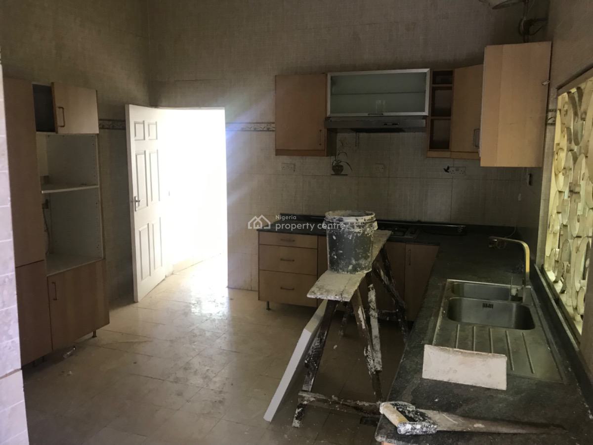 Old 4 Bedroom Detached Duplex with Bq, Zone 5, Wuse 2, Abuja, Detached Duplex for Sale