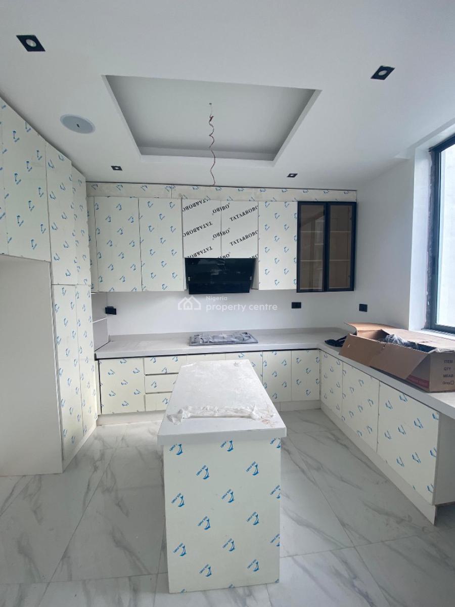 a Nicely Built 2 Bedroom Apartment with a Swimming Pool and Gym, Lekki Phase 1, Lekki, Lagos, Flat / Apartment for Sale