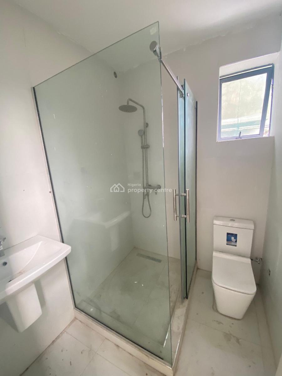 a Nicely Built 2 Bedroom Apartment with a Swimming Pool and Gym, Lekki Phase 1, Lekki, Lagos, Flat / Apartment for Sale