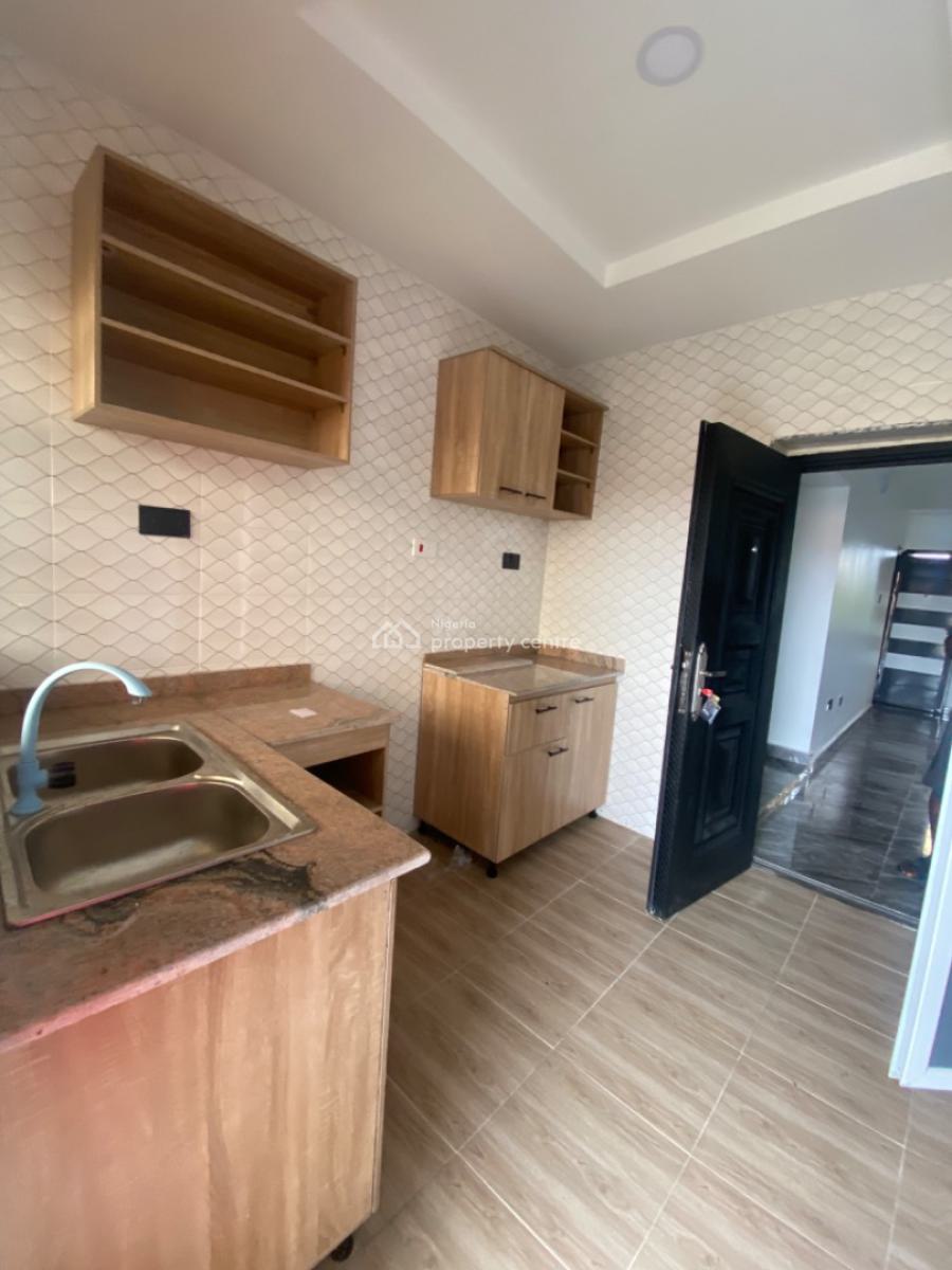 an Executive Three Bedroom Flat, Peace Land Estate, Off Abraham Adesanya, Ogombo, Ajah, Lagos, Flat / Apartment for Rent