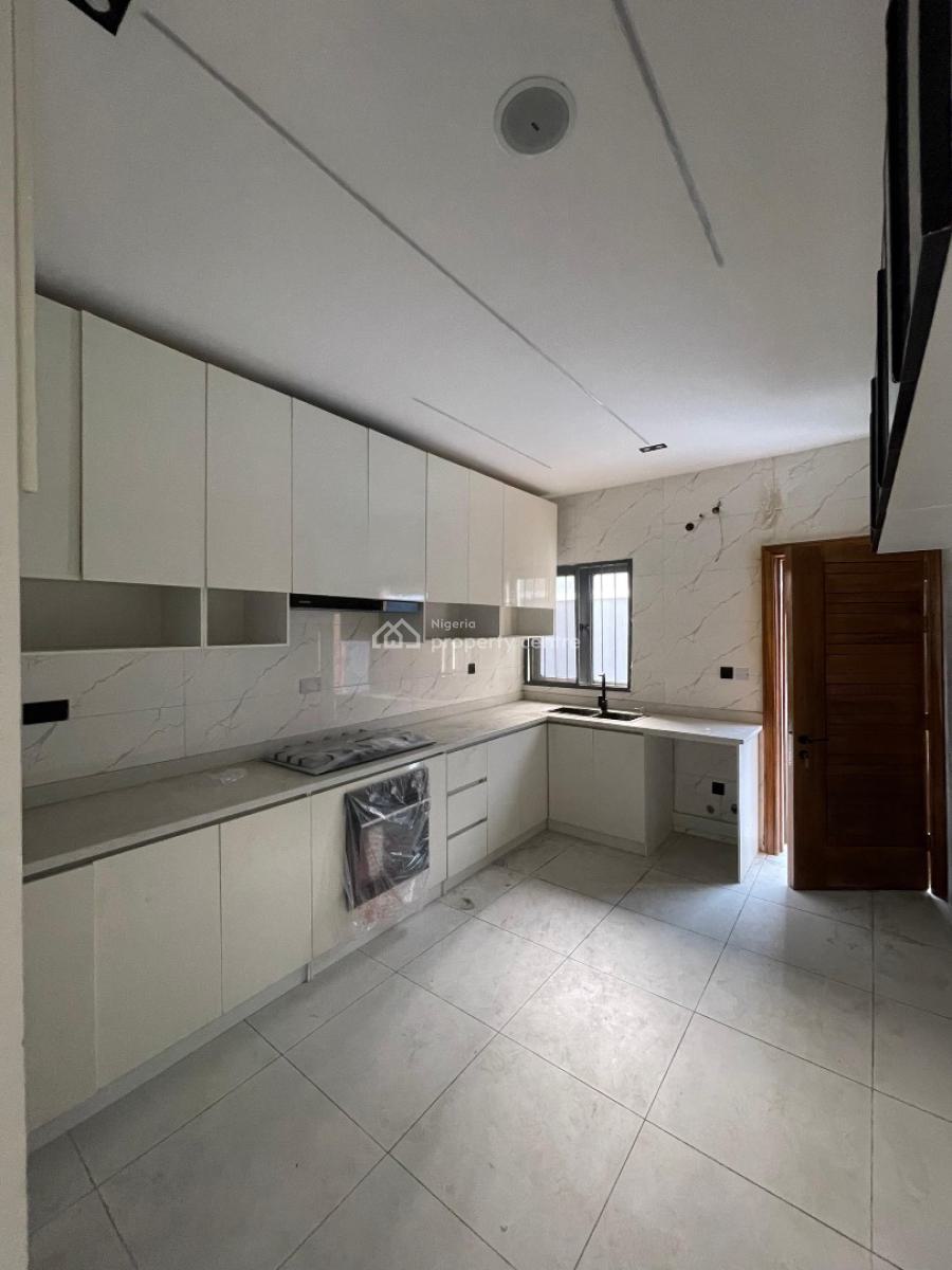 Lovely 4bedroom Terrace Duplex in a Serene Neighborhood, Lekki Phase 1, Lekki, Lagos, Terraced Duplex for Sale
