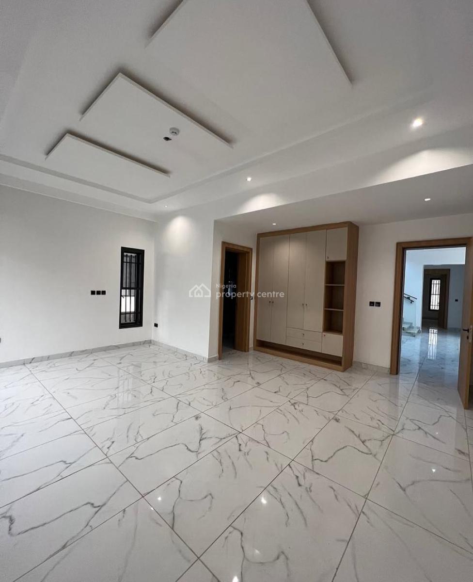 6-bedroom Detached Duplex, Guzape District, Abuja, Detached Duplex for Sale