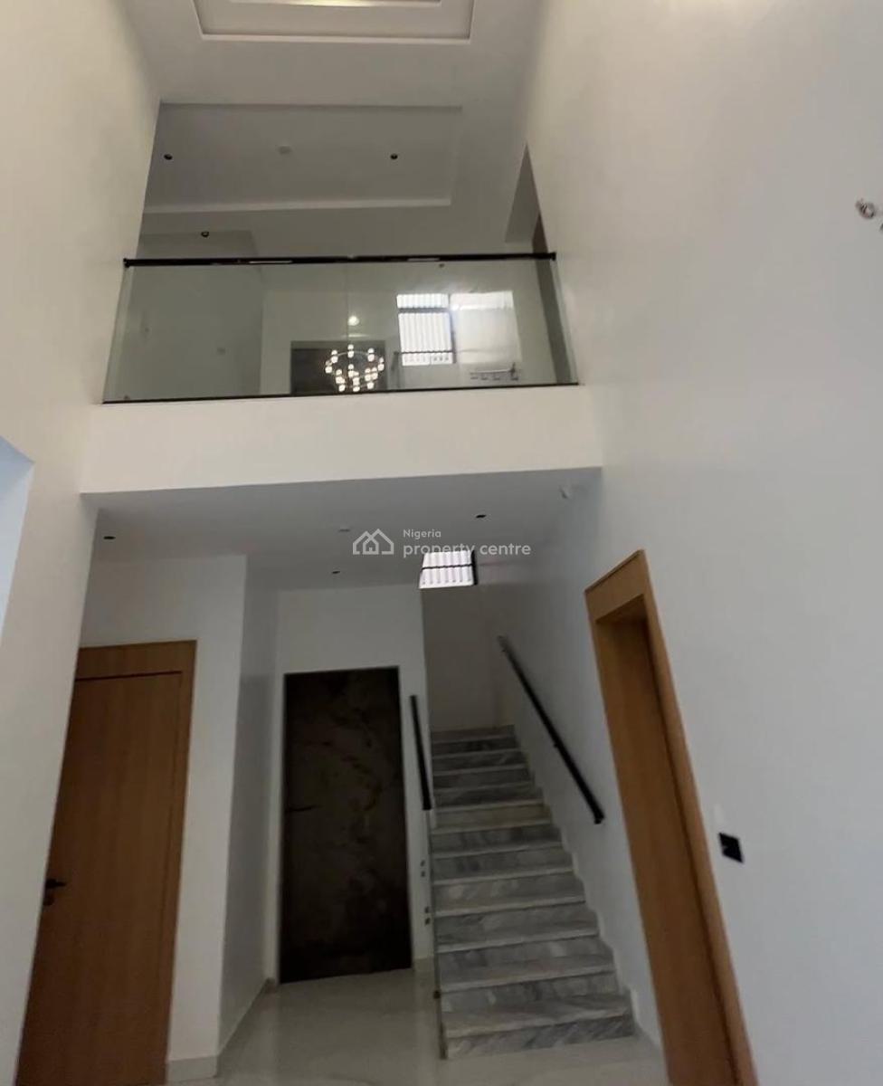 6-bedroom Detached Duplex, Guzape District, Abuja, Detached Duplex for Sale