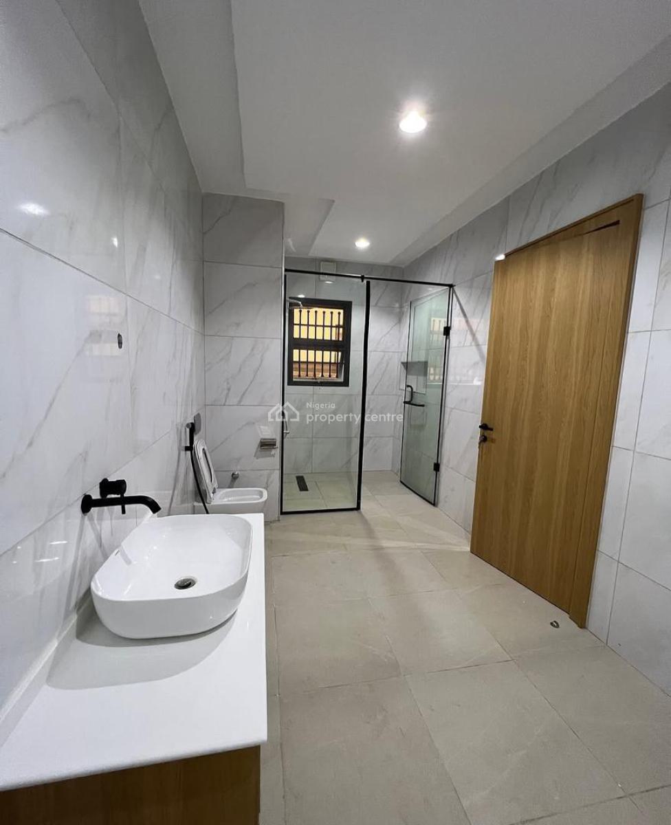 6-bedroom Detached Duplex, Guzape District, Abuja, Detached Duplex for Sale