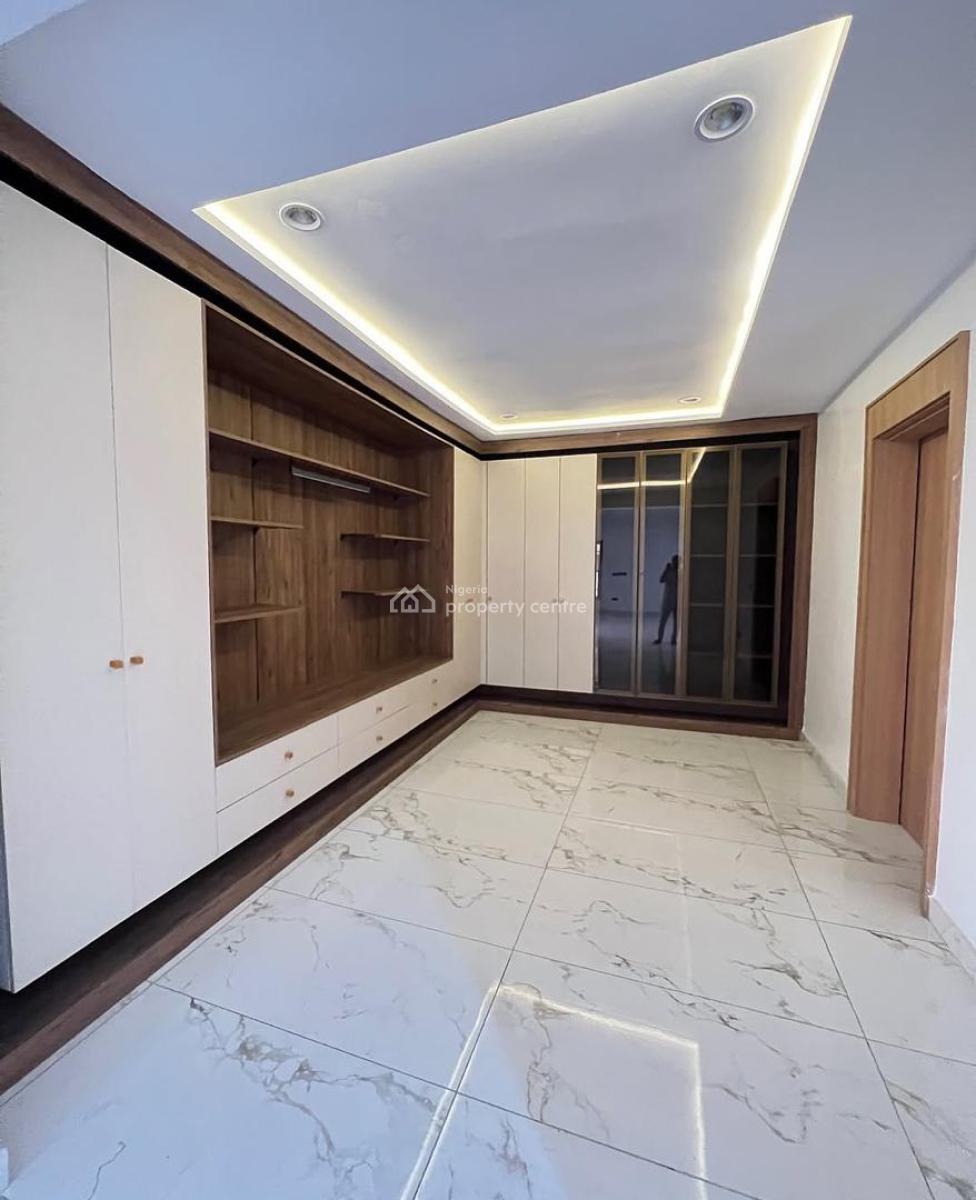 6-bedroom Detached Duplex, Guzape District, Abuja, Detached Duplex for Sale