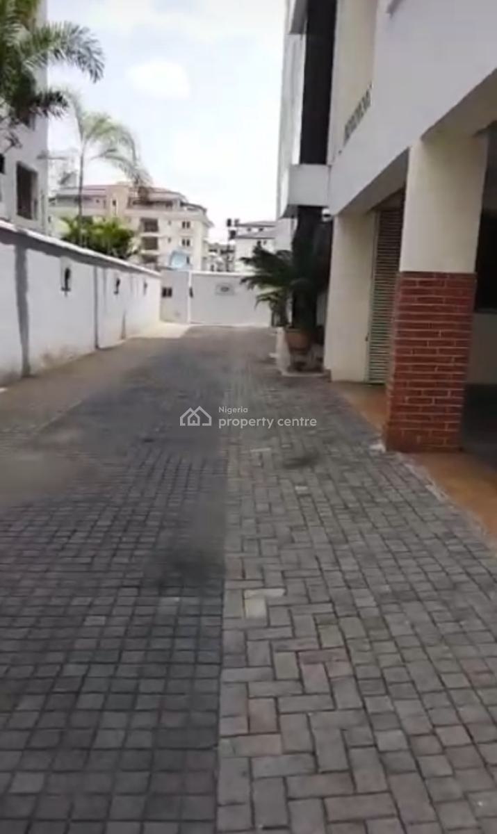6 Units of 3 Bedrooms Flats with Bq Each and 3 Bedrooms Penthouse, Onikoyi, Ikoyi, Lagos, Block of Flats for Sale