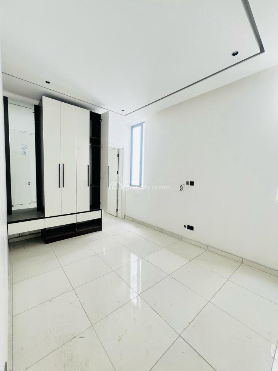 Exclusive 2 Bedroom Apartment Plus Gym,pool, Elevator, Inbuilt Speaker, Victoria Island (vi), Lagos, Flat / Apartment for Sale