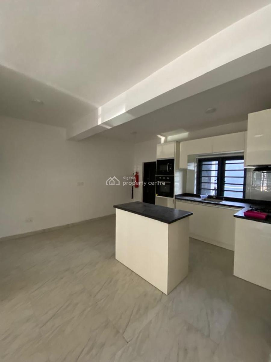 Cozy 2 Bedroom Apartment, Green Bay Estates, Mobile Road, Ikota, Lekki, Lagos, Flat / Apartment for Sale