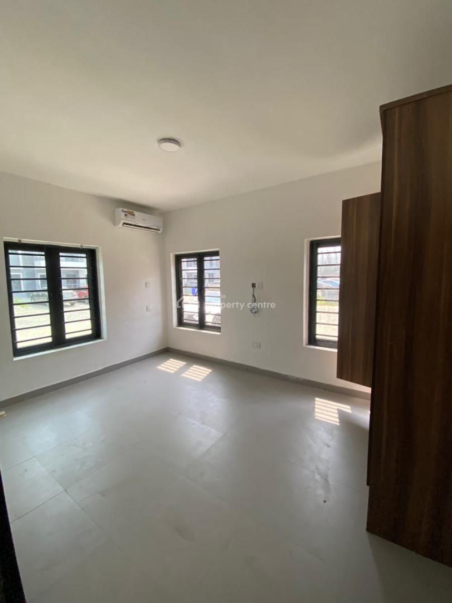 Cozy 2 Bedroom Apartment, Green Bay Estates, Mobile Road, Ikota, Lekki, Lagos, Flat / Apartment for Sale