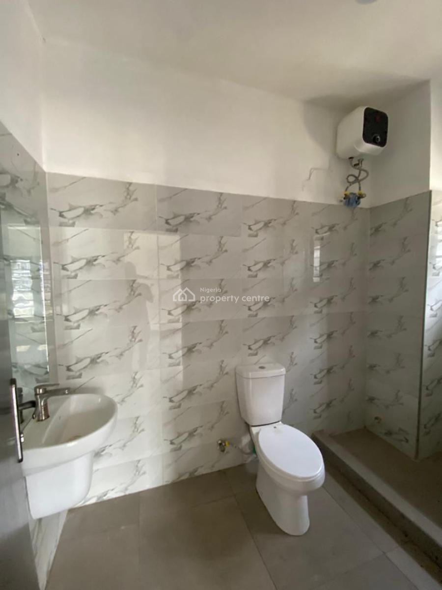 Cozy 2 Bedroom Apartment, Green Bay Estates, Mobile Road, Ikota, Lekki, Lagos, Flat / Apartment for Sale