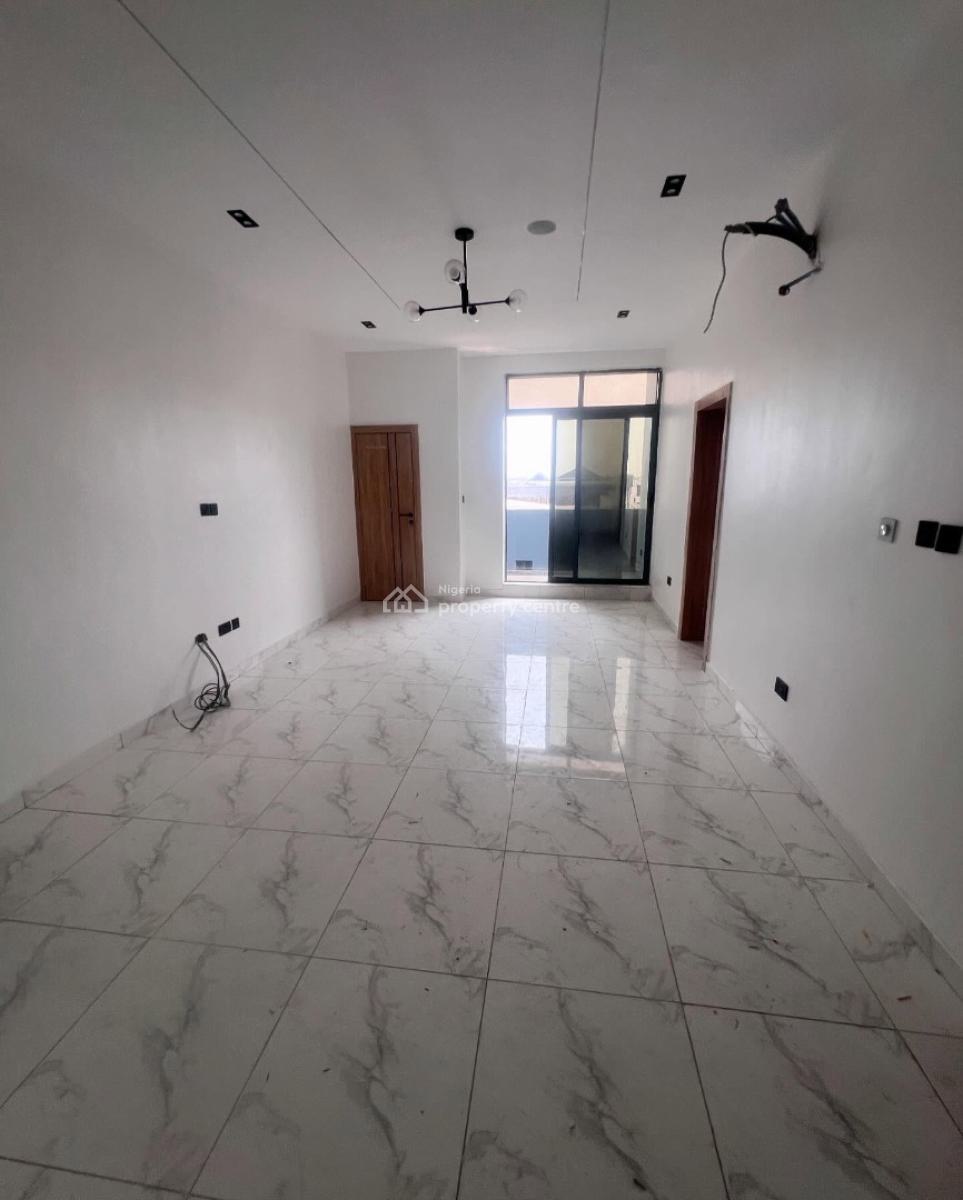 Lovely 2 Bedroom Apartment with Bq, Ologolo, Lekki, Lagos, Block of Flats for Sale