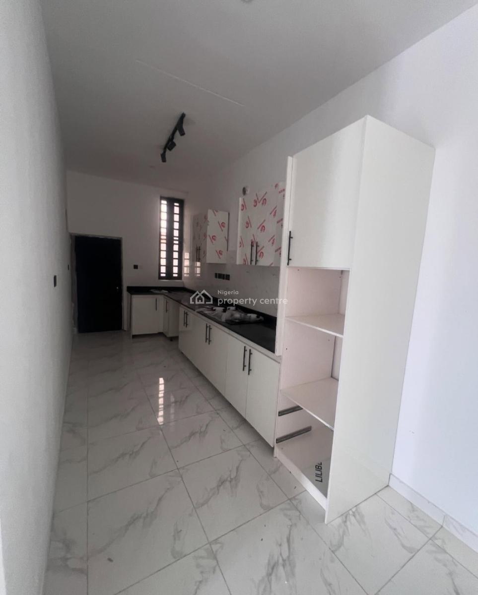 Lovely 2 Bedroom Apartment with Bq, Ologolo, Lekki, Lagos, Block of Flats for Sale