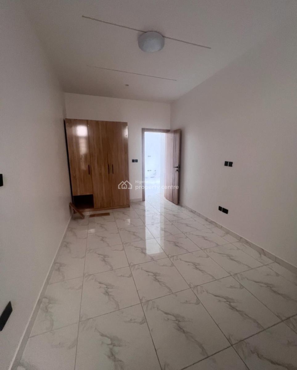 Lovely 2 Bedroom Apartment with Bq, Ologolo, Lekki, Lagos, Block of Flats for Sale