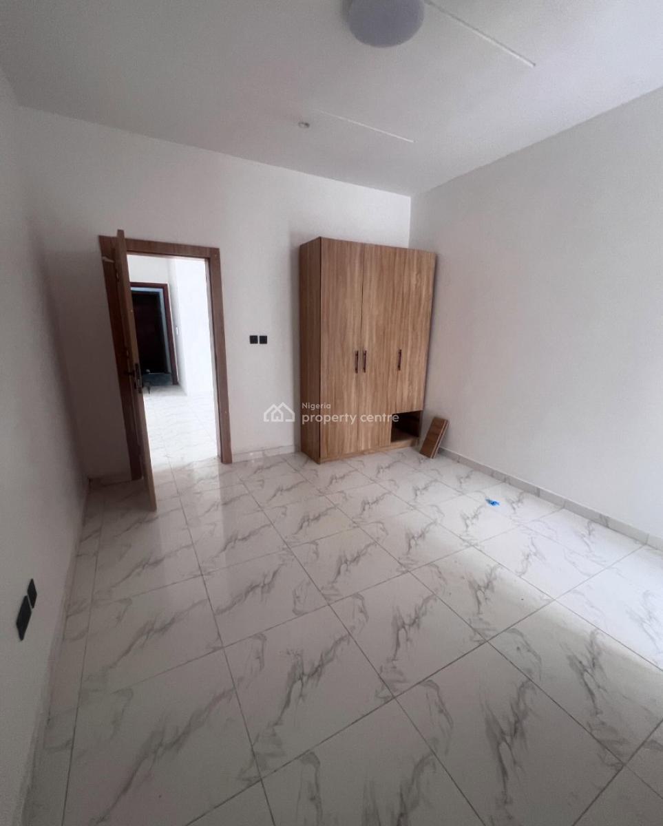 Lovely 2 Bedroom Apartment with Bq, Ologolo, Lekki, Lagos, Block of Flats for Sale