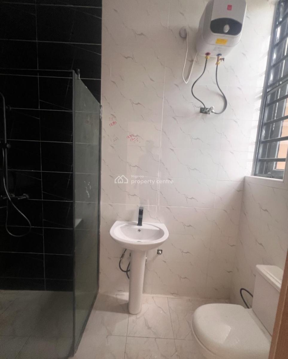 Lovely 2 Bedroom Apartment with Bq, Ologolo, Lekki, Lagos, Block of Flats for Sale