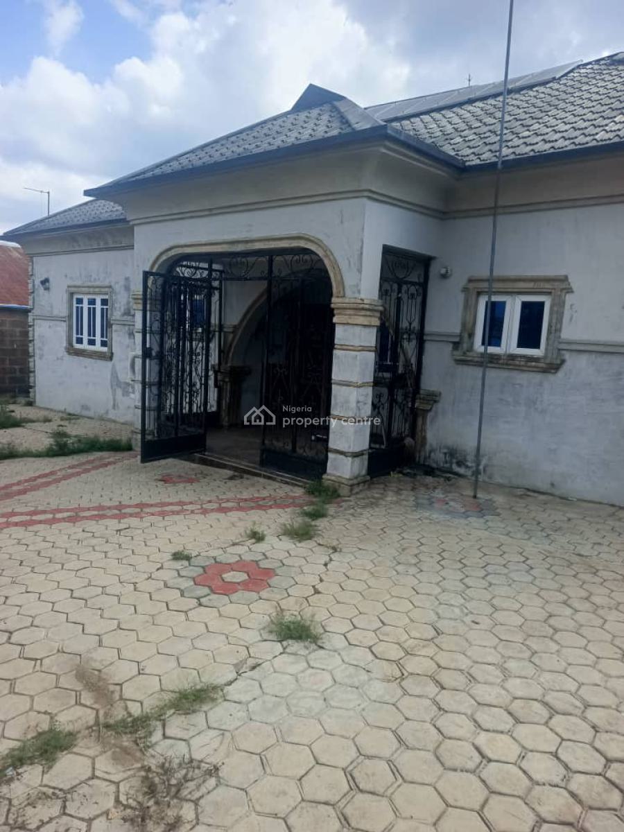 4 Bedroom Bungalow on a Plot of Land, Alakia, Ibadan, Oyo, Detached Bungalow for Sale