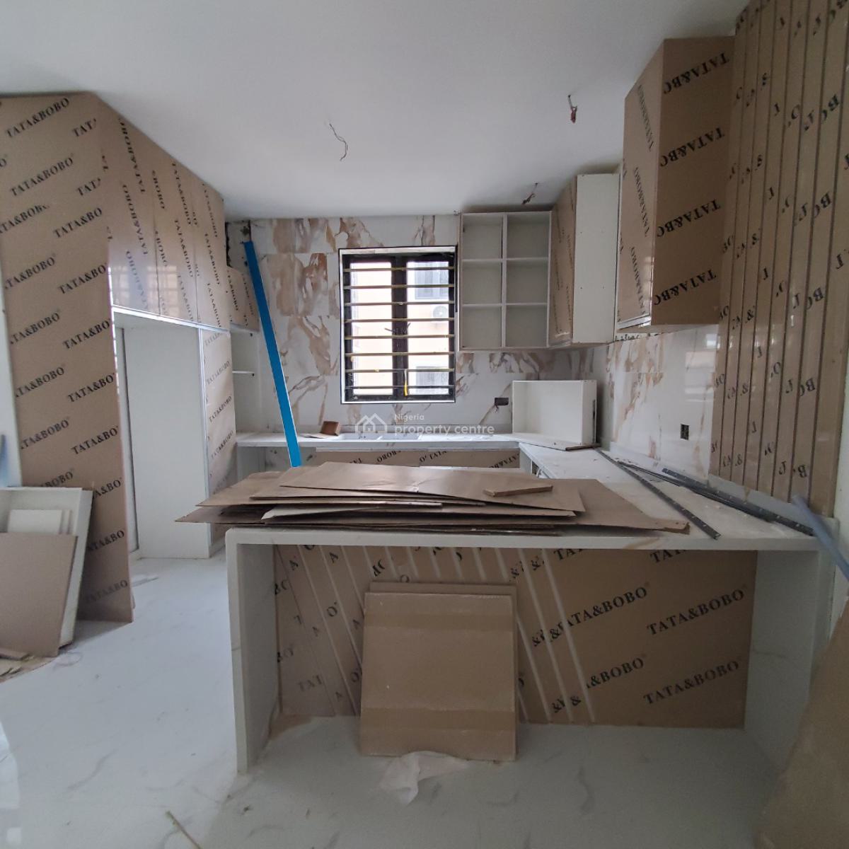 Excellent 2 Bedroom Apartments, Lekki Phase 1, Lekki, Lagos, House for Sale