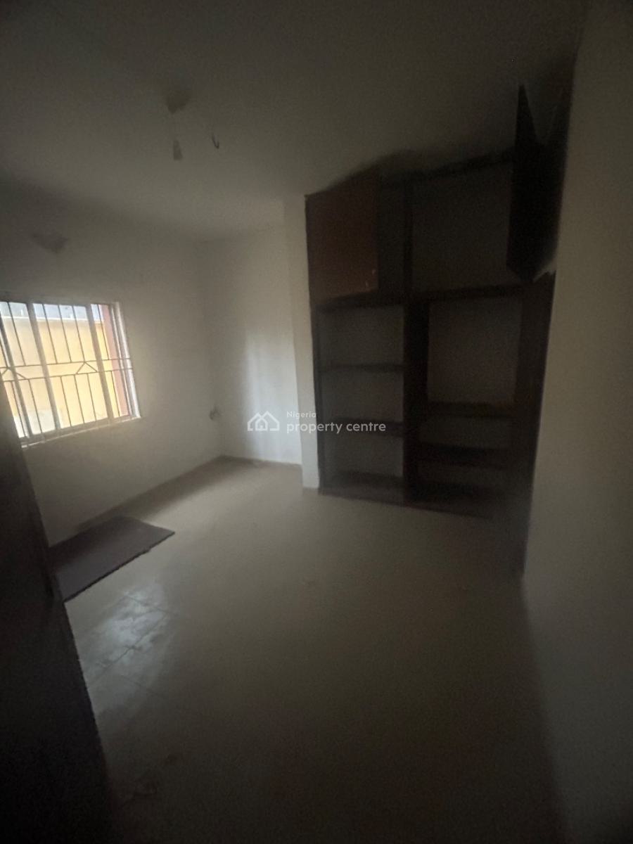 Spacious 3 Beedroom Flat, Akowonjo, Alimosho, Lagos, Flat / Apartment for Rent
